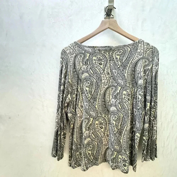 Hillard & Hanson || Paisley Cream and Sage Blouse - Picture 2 of 7